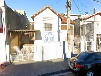 Casa para Venda, em Marília, bairro Palmital, 3 dormitórios, 1 banheiro, 1 vaga